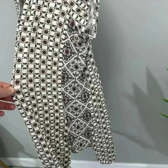 M&E - Short Sleeve  Top - XL - Picture 3 of 5